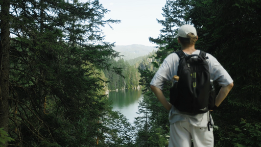 Activewear Beyond the Gym: How Performance Layers Support Training, Travel, and Outdoor Movement