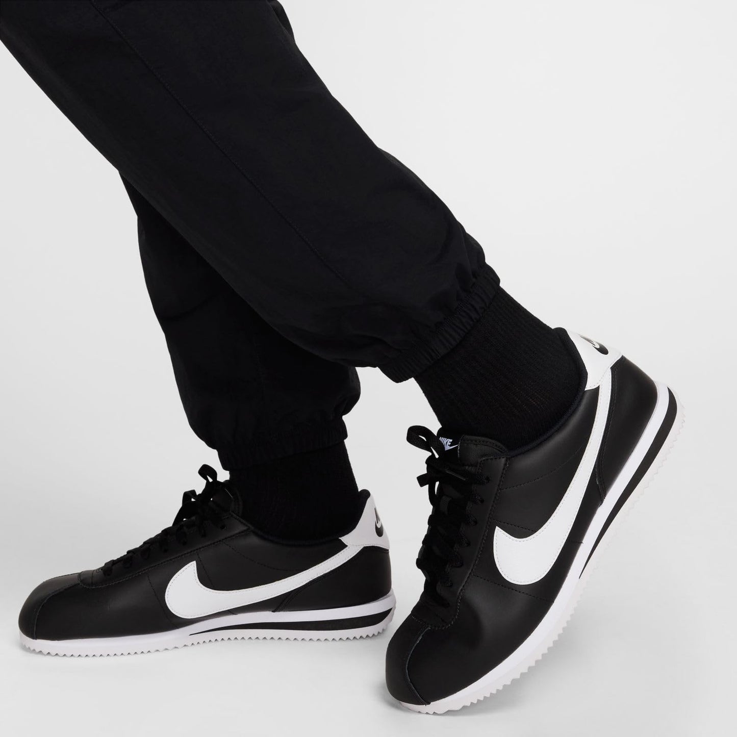 Men's Woven Cargo Pants with Utility Pockets